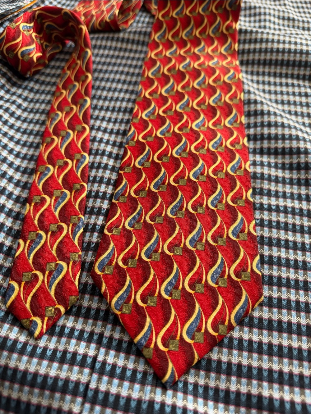 Neiman Marcus Red Blue Green Gold Silk Teardrop Pattern necktie Tie 60" x 3.75"